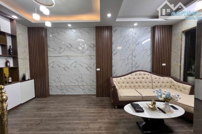 Bán nhà 6 tầng Ngõ Nhân Hòa 40m² MT 5.6m, ô tô vào nhà, 11.9 tỷ - 1