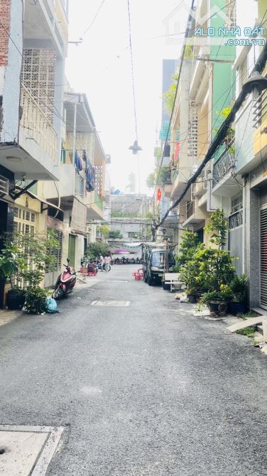 Bán nhà Q3 - Hẻm nhựa 6m - 5 tầng - 1