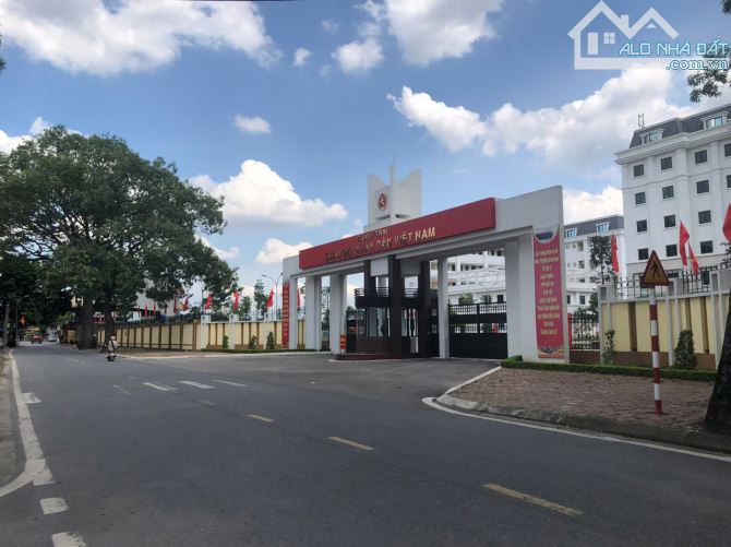 BÁN ĐẤT ĐA TỐN HÀ NỘI Ô TÔ LÔ GÓC DT 93M GIÁ 5.4 TỶ CÓ TL LH 0988 009 *** XEM ĐẤT - 1