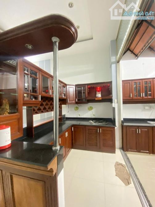 BÁN NHÀ VIP TRỊNH QUANG NGHỊ [P7, Q8] DT:120M2 (5 X24), 4T, 3PN, 4WC CHỈ 10.2 TỶ - 1