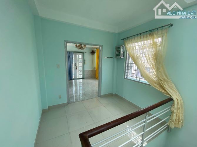 BÁN NHÀ HÀNG HIẾM 5 TẤM Q4 GÓC 2 MẶT TIỀN ĐƯỜNG XE HƠI ĐỖ CỬA GIÁ 7TỈ5 GIÁP Q1 KHU ĐỒNG BỘ - 1