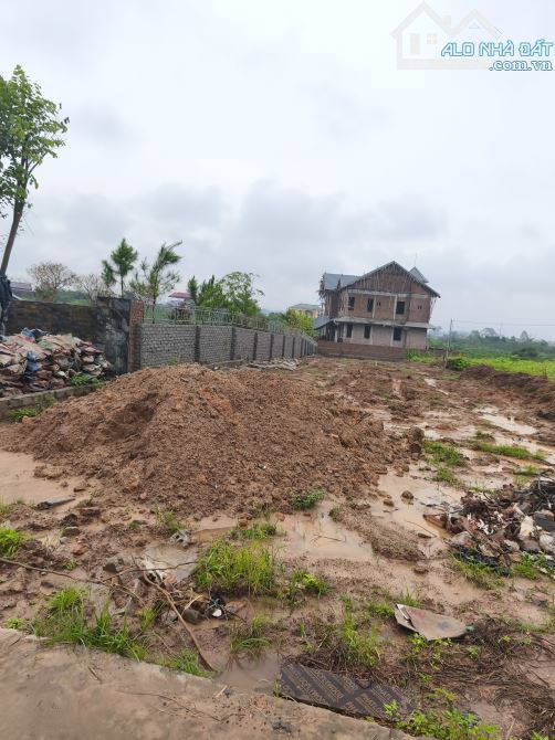 BÁN ĐẤT RỘNG 2.800m HỒNG GIANG PHƯỜNG CHŨ TỈNH BẮC NINH,NHỈNH 2 TỶ - 1
