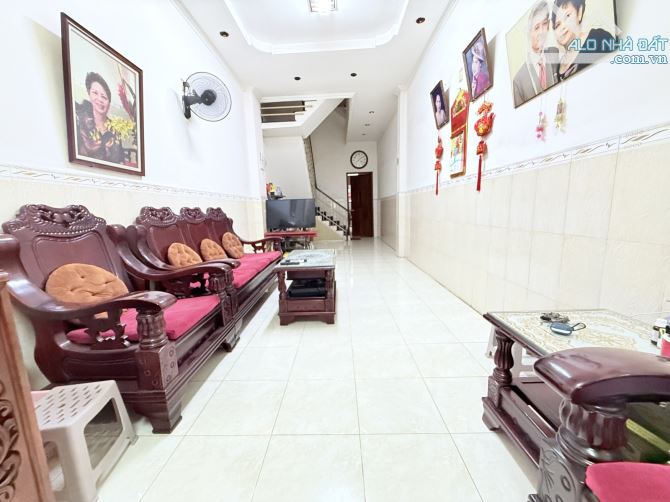 Bán Gấp Nhà Mặt Tiền Đường Nguyễn Trọng Tuyển, Phú Nhuận, DT 75m2, 3 Tầng, Chỉ 14.7 Tỷ - 1