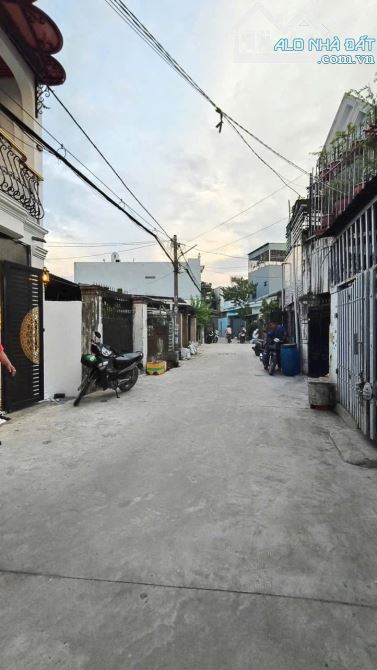 Nhà Đẹp 1 lầu xã Đông Thạnh Hóc Môn đường xe hơi giá 2 tỷ 50 triệu - 1