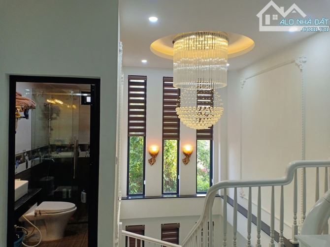 Bán nhà mặt ngõ 100 Trung Kính, 48m2 x 4 tầng, ô tô tránh - 1