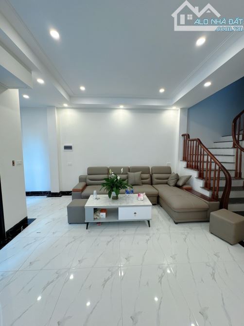 NHÀ MỚI TINH 6 TẦNG  - THANG MÁY XỊN - OTO ĐỖ CỔNG - MẶT ĐƯỜNG CHÂN ĐÊ VÀNG THOÁNG MÁT - 1