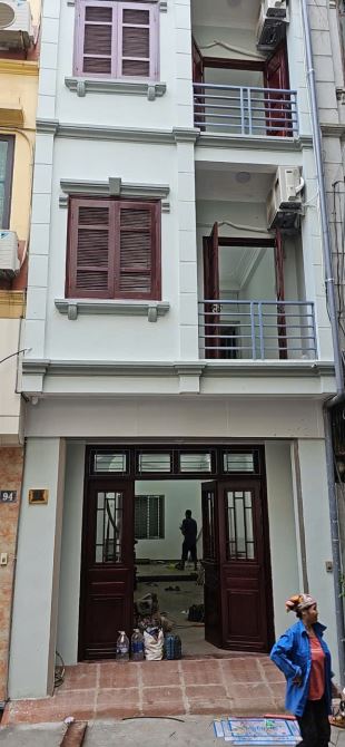 Cho thuê nhà 4,5 tầng mặt phố 92A Nguyễn Văn Trỗi, Q Thanh Xuân,nhà đẹp tiện kinh doanh+ở