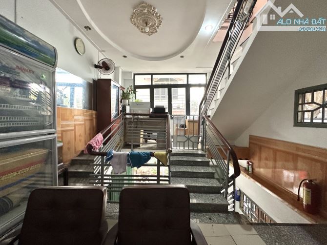 Bán nhà Q3 - 5 tầng - xe hơi 7 chỗ - 65m2 - kinh doanh - 1