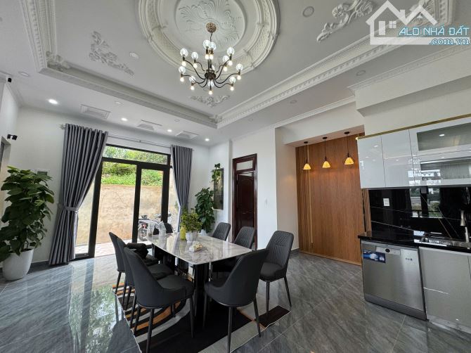 VILLA SÂN VƯỜN MỚI XÂY _ KHU VILLA SANG TRỌNG _ GẦN HỒ XUÂN HƯƠNG - 1