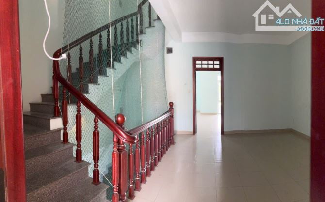 Nhà 3 tầng 1 tum mặt tiền 19/5 khu đô thị Vĩnh Điềm Trung dt 138m2 ngang 6m - 1