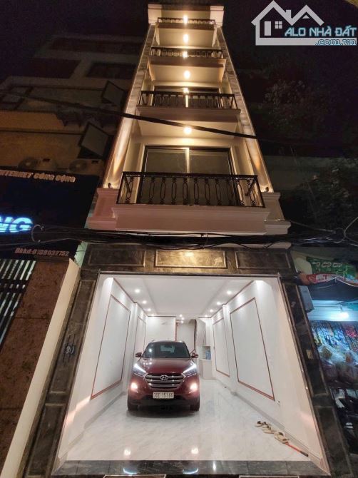 Nhà Cầu Diễn ngõ ô tô thông - thang máy - sổ vuông - 1