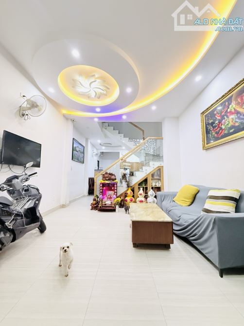 XE HƠI ĐẬU CỬA – SÁT MẶT TIỀN – LÔ GÓC SỔ VUÔNG A4 – KHÔNG QH, LG – 4 TẦNG BTCT CHỈ 15T - 1