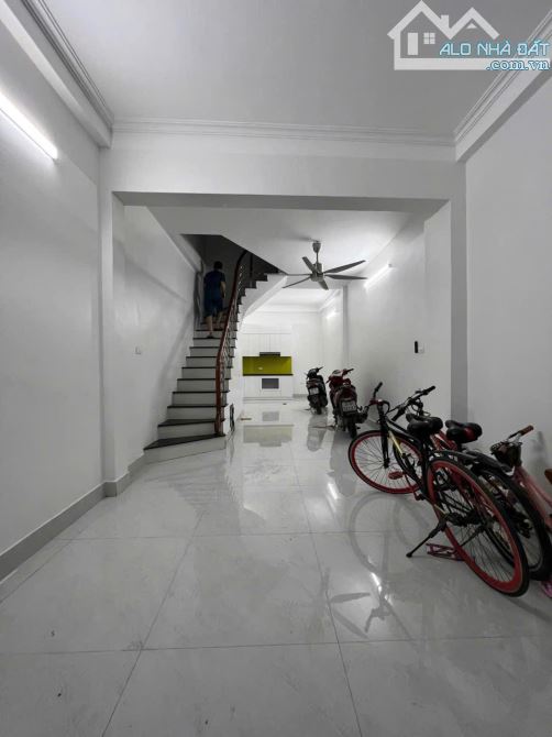 8,5 tỷ 40m2, mặt tiền 5m, Nguyễn Đức Cảnh -Hoàng Mai, ngõ kinh doanh, gần ô tô, tiện ích - 1