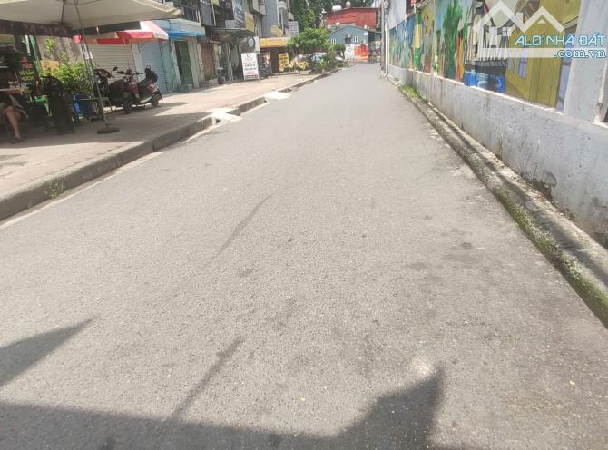 17,8 tỷ, 68 m2, MT 5,3m  ví trí vàng Lạc Trung, HBT, ô tô đỗ cửa, kinh doanh đỉnh, dân trí - 1