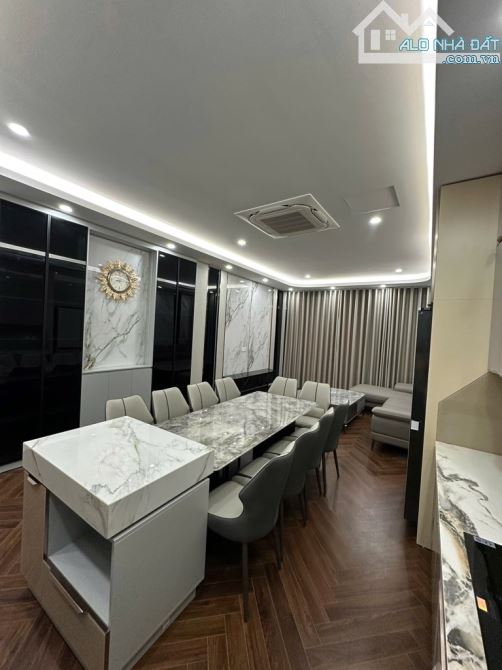 SIÊU PHẨM NGUYỄN VĂN CỪ - 6 TẦNG THANG MÁY , GARA Ô TÔ - DT 74 M2 - GIÁ 18,5 TỶ - 1