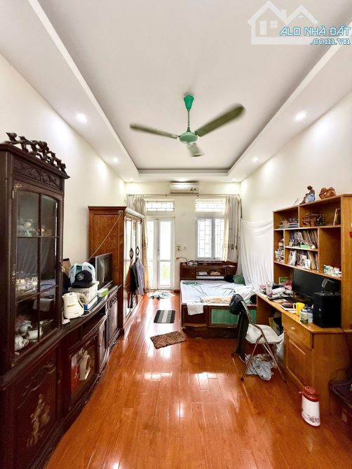 BÁN NHÀ PHỐ TRUNG PHỤNG ĐỐNG ĐA 33m 6T Mt 4m GIÁ 7.7 TỶ NGÕ THÔNG KINH DOANH - 1