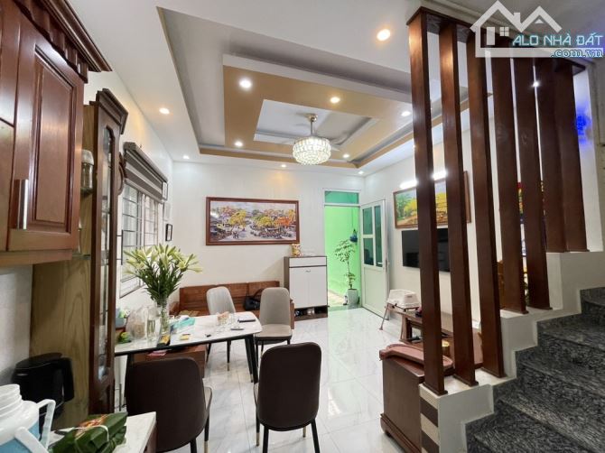 Bán Nhà Cổ Linh, DT 36m * 5 tầng, lô 2 thoáng, giá nhỉnh 5 tỷ. - 1