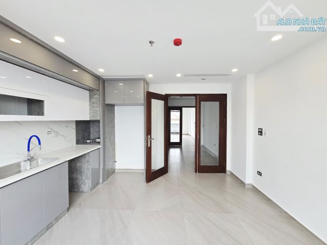 29.8 TỶ – HOÀNG QUỐC VIỆT – 58/65M² – 7 TẦNG THANG MÁY – GARA – VỈA HÈ – MT 4.5M - 1