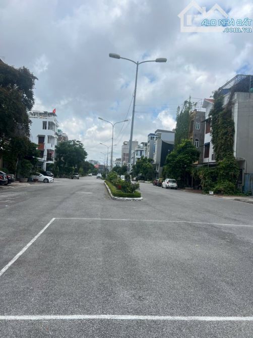 BÁN ĐẤT MẶT ĐƯỜNG 30m LÔ 9 LÊ HỒNG PHONG - 1