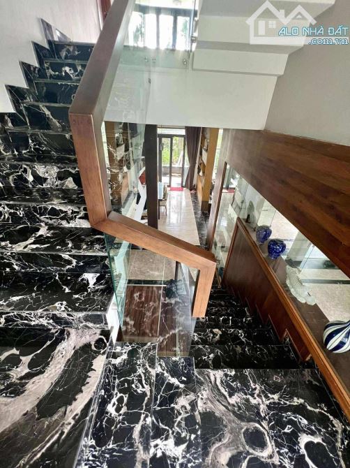 GIẢM SÂU 8 TỶ - BIẾT THỰ CHÂU ÂU - KIẾN TRÚC KIỂU MỸ- THẠNH XUÂN Q12