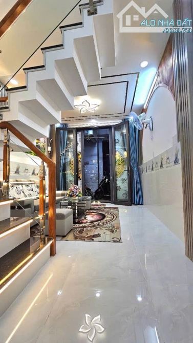 Bán nhà đẹp, giá rẻ Tân Phú - 1/ Huỳnh Thiện Lộc - Chỉ hơn 4 tỷ - 224 - 1