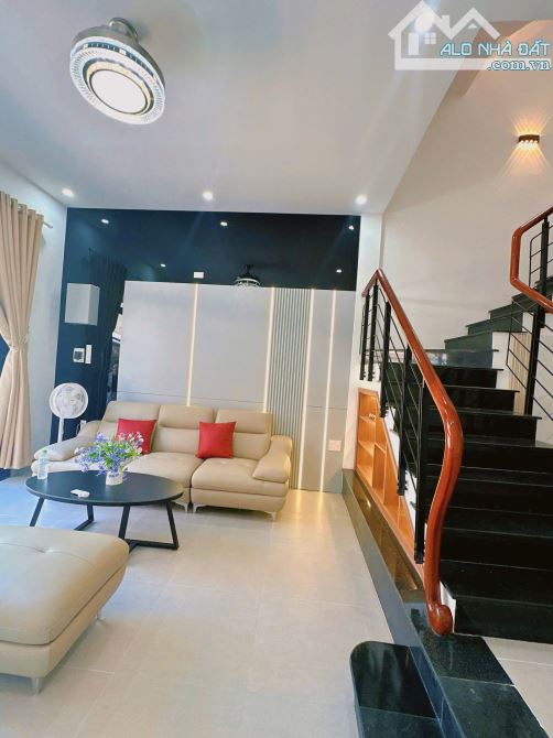 BÁN NHÀ ĐƯỜNG HÀN MẠC TỬ- HẢI CHÂU, 3 TẦNG- NỞ HẬU NHẸ - SÁT TRƯỜNG LÊ THÁNH TÔN VÀ CHỢ ĐỐ - 1