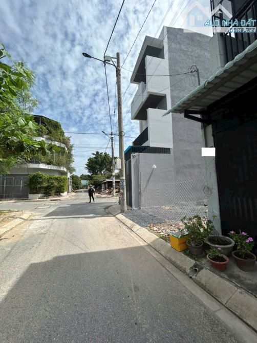 NÓNG - Bán lô đất lọt khe sát lô 2 Mặt tiền - đường xe 8m, DT 58m2 - Giá nhỉnh 3 tỷ. - 1