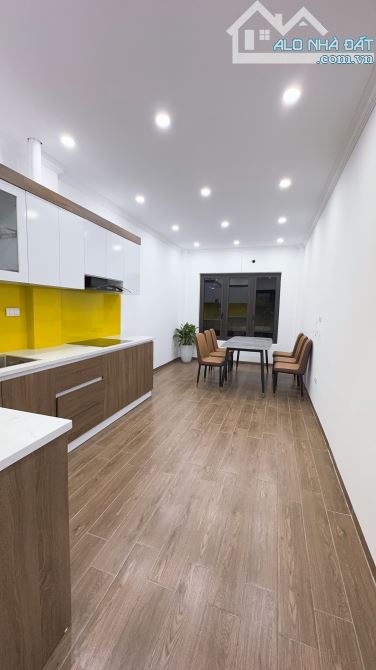 💥BÁ CHỦ: Đội Cấn 33m2, 6T TM, mới kính koong, KDVP, sát ô tô tránh, dân trí cao, gần phố - 1