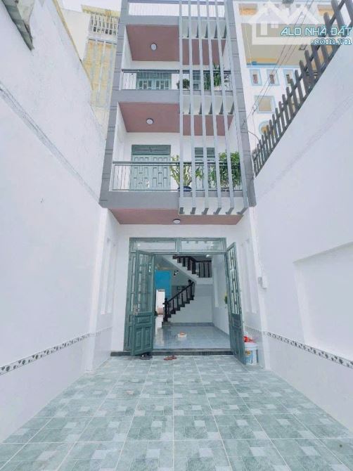 NHÀ ĐẸP CHÂN DÀI 4X32 NGUYỄN THỊ BÚP 3 TẦNG ĐƯỜNG THÔNG XE TẢI GIÁ CỰC TỐT - 1