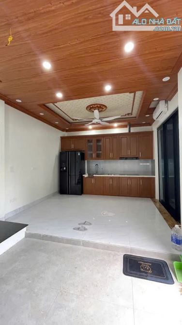 NHÀ MỚI FULL NỘI THẤT Phố Hoa Lâm 31m2 X 5 Tầng mặt tiền 6.9m, 6.5 tỷ Long Biên. - 1