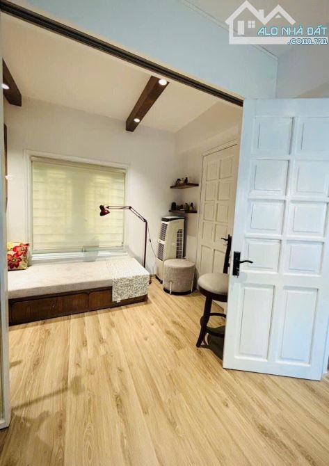 CĂN GÓC - PHỐ HÀNG VÔI - DÒNG TIỀN LỚN - 2 NGỦ 1 WC - 1