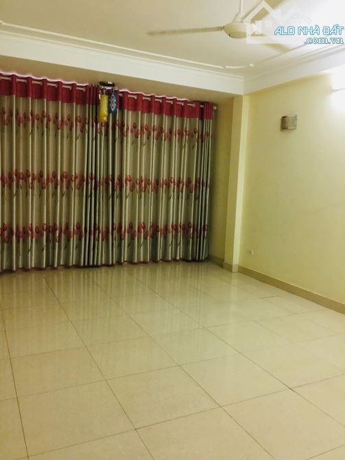 Cho thuê nhà nguyên căn tại Nguyễn Xiển Thanh Xuân - DT 60m2 x 4 tầng, ô tô đỗ cửa - 1