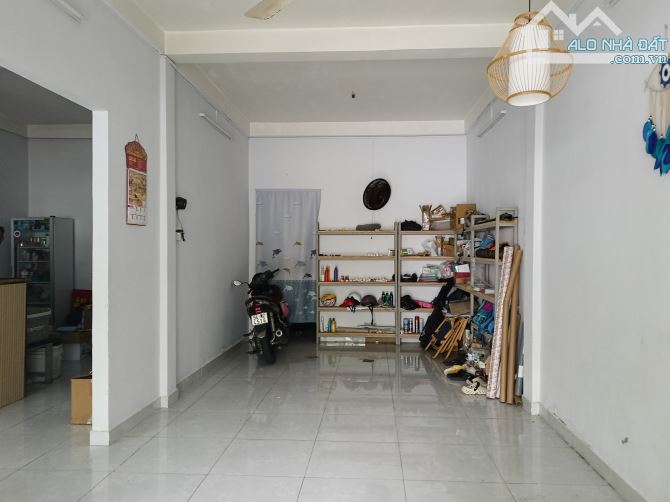 Quận 11 — Lê Đại Hành (cách mặt tiền 20m) - 1