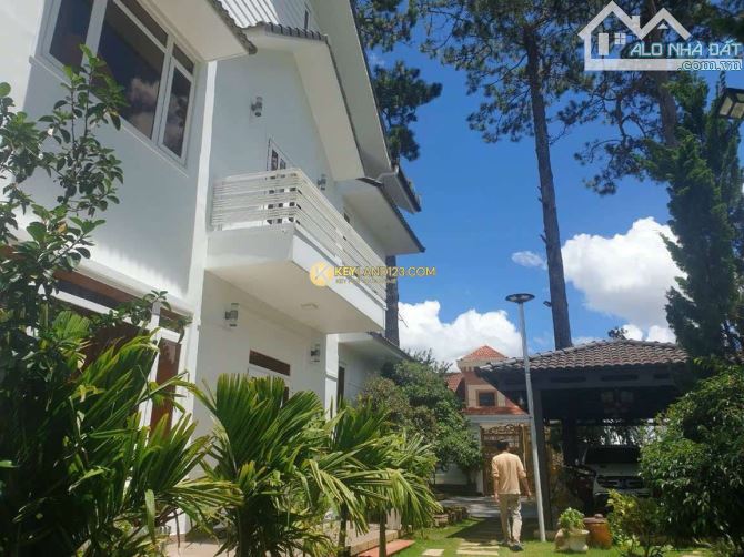 Biệt thự - Mặt tiền - 2 tầng - 5 phòng - Sổ riêng - đường Yên Thế, Phường 10, Đà Lạt, đườn - 1