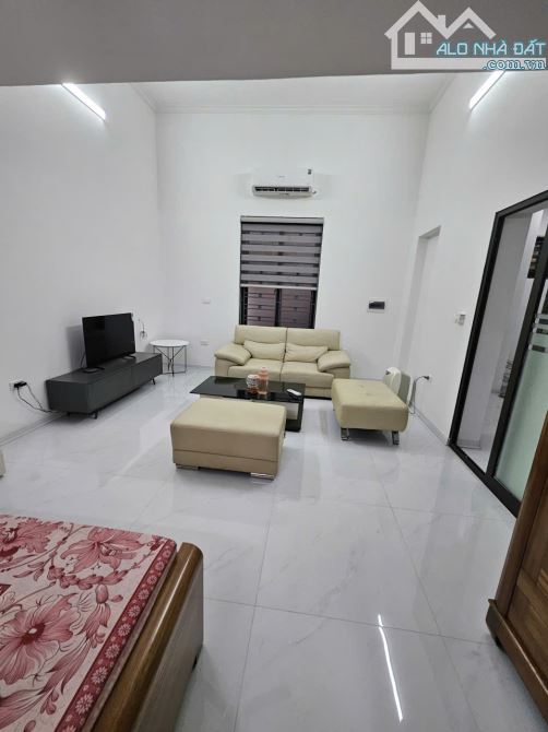 Cho thuê nhà riêng đủ tiện nghi phố Bà Triệu, sát VinCom - 1