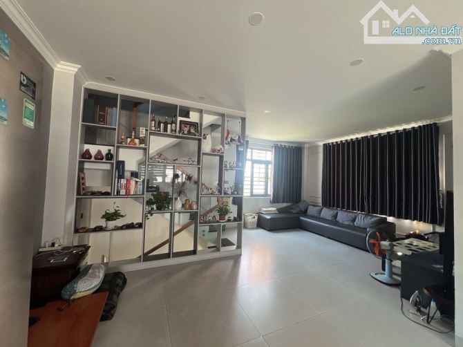Biệt thự ngang 12m 135m2 An Lạc Bình Tân, sân đậu oto, gần MT, dân trí cao, nhỉnh 9 tỷ TL - 1