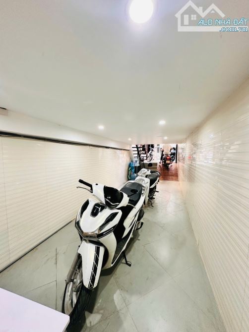 BÁN NHÀ 7 TẦNG 41 m2 Gần VÀNH ĐAI 3.5,METRO NHỔN, VỈA HÈ, Đối diện Phennikaa 11.6 TỶ - 1