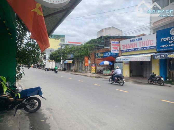 CẦN BÁN NHÀ 02 MẶT TIỀN ĐƯỜNG ĐẶNG TẤT GẦN BIỂN, TP NHA TRANG GIÁ 30 TỶ - 1