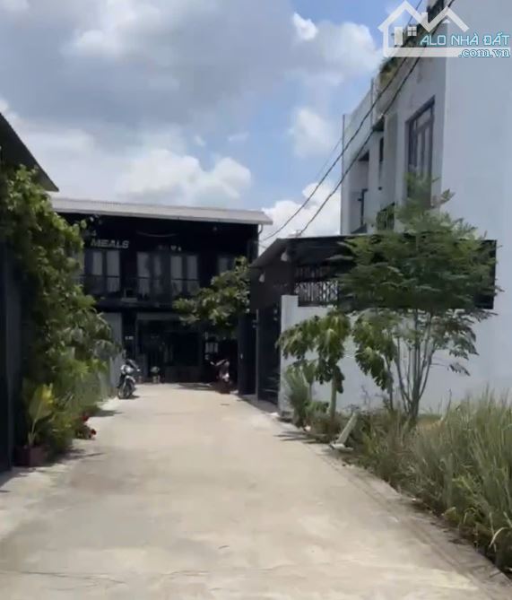 BÁN LÔ ĐẤT HẺM ĐƯỜNG CẦU DỨA NGAY LÀNG YẾN MAI SINH , TP NHA TRANG GIÁ 2 TỶ - 1