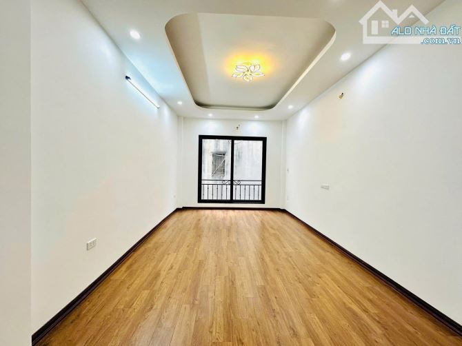 - Bán nhà Trần Cung, 10m ô tô, sát phố, nội thất xịn sò, 44m2, 9.5 tỷ. - 1