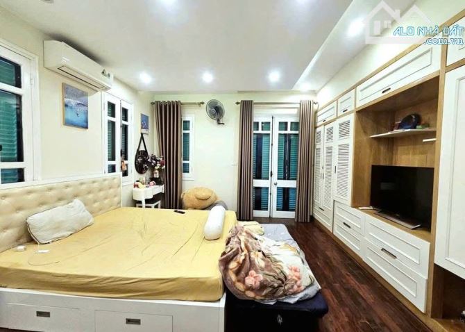 Bán Nhà Nguyễn Chánh Cầu Giấy Ô Tô Đỗ Cửa 65m 3 Tầng. Giá 13.65 Tỷ - 1