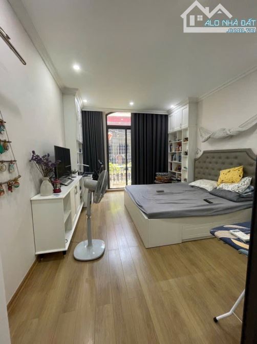PHÂN LÔ NGHĨA ĐÔ CẦU GIẤY - NHÀ ĐẸP GẦN PHỐ - HAI THOÁNG - Ô TÔ - 41M2, 5 TẦNG - 1