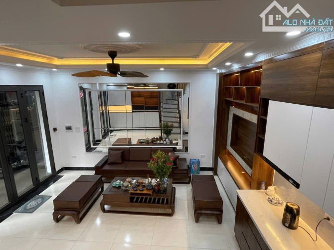 - Bán nhà Trần Cung, 10m ô tô, sát phố, nội thất xịn sò, 46m2, 9.9 tỷ. - 1
