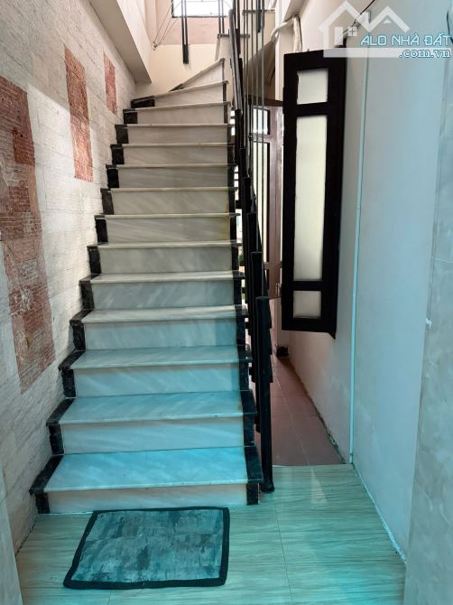 NHÀ 2 TẦNG ĐẸP TỪ DÂN KIÊN CỐ SAU LƯNG ĐÀN NAM GIAO - P.THỦY XUÂN - 1