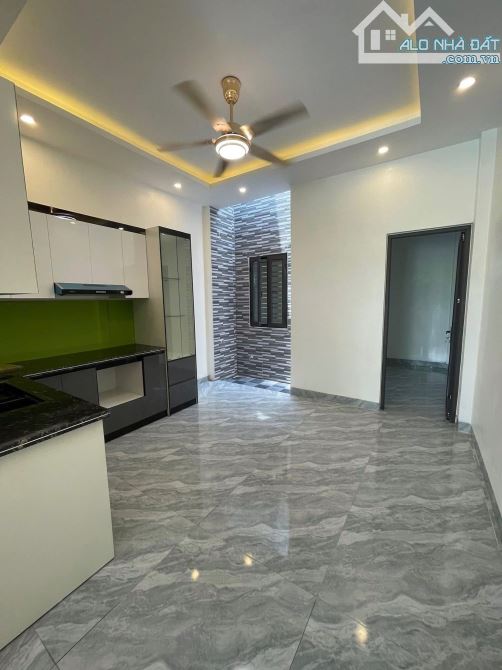 Nhà phố Hoàng Quốc Việt ngõ ô tô thông mặt tiền 8m - 1