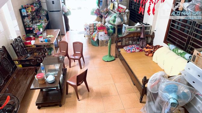 BÁN NHÀ 3 TẦNG 6 PHÒNG 160M2 GẦN BIỂN ĐƯỜNG LƯƠNG THẾ VINH GIÁ CHỈ 10.050 TỶ - 1