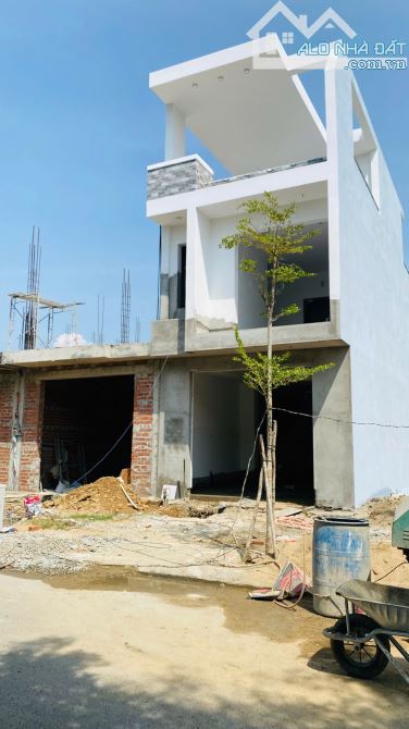 Bán Nhà Phố Ven Biển Trung Tâm Phan Rang, Sổ Riêng, Giá Chỉ 10,8 Triệu/m2 - 1