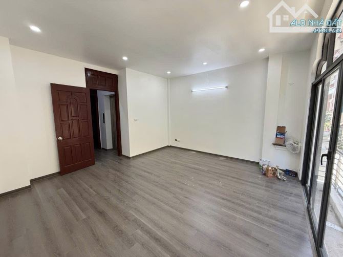 Bán Nhà Phân Lô Cầu Giấy Vị Trí Gần Mặt Phố  Kinh Doanh Sầm Uất  Gara Ô TÔ Thang Máy - 1