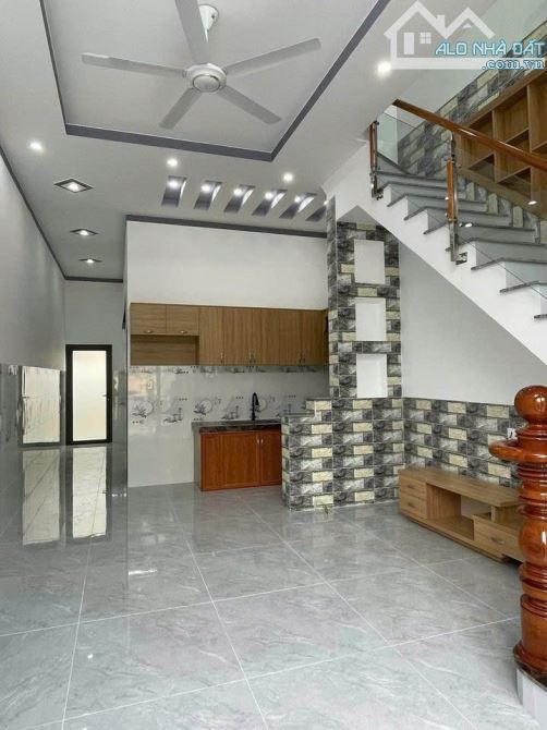 Bán nhà ngay ngã 4 Hội Nghĩa - TP Tân Uyên, ngay DT 747 - 1