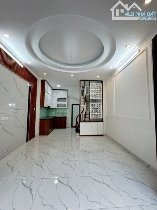 - Bán nhà Trần Cung, 10m ô tô, sát phố, nội thất xịn sò, 45m2, 9.9 tỷ. - 1